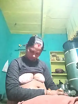 Snapshot of Rt_shreya chatting on 12/13/25, 07:53 Rt shreya online show from 12/13/25, 07:53