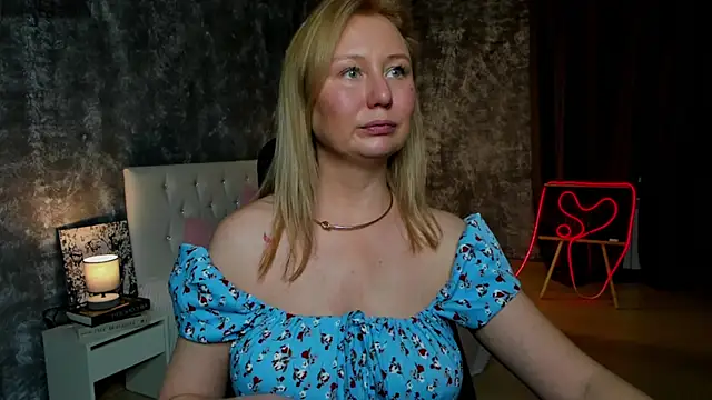 scent  of woman online show from 10/21/25, 01:39