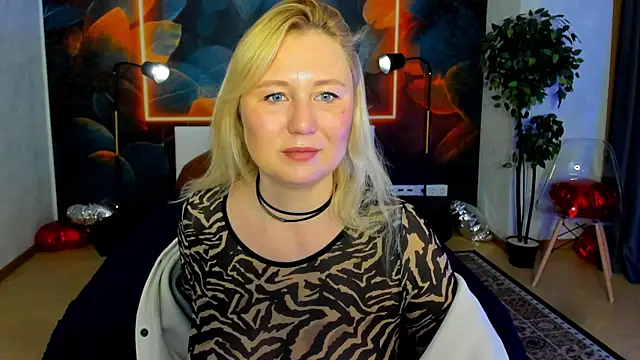 scent  of woman online show from 05/18/26, 01:35