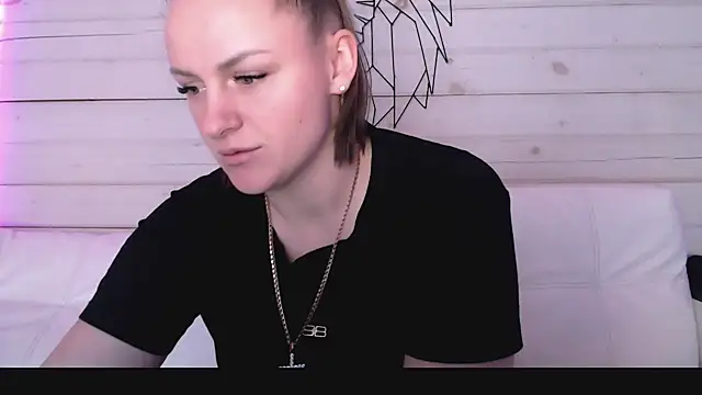 CandyBunie online show from 01/17/26, 05:23