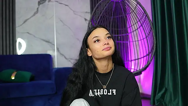 Snapshot of RachelRavee chatting on 11/03/25, 05:09 RachelRavee online show from 11/03/25, 05:09