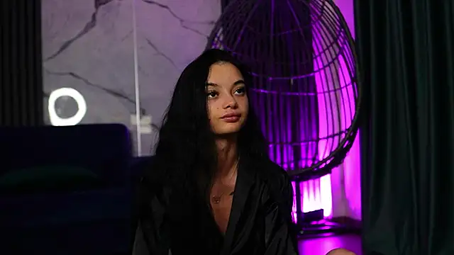 Snapshot of RachelRavee chatting on 11/10/25, 05:17 RachelRavee online show from 11/10/25, 05:17