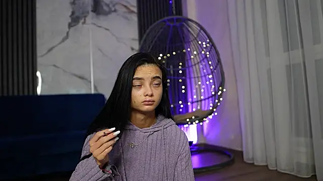 Snapshot of RachelRavee chatting on 12/05/25, 05:16 RachelRavee online show from 12/05/25, 05:16