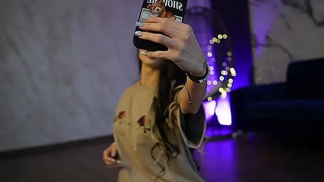 RachelRavee online show from 03/23/26, 05:22