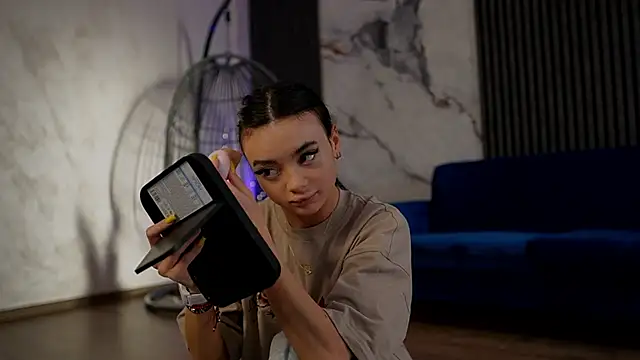 RachelRavee online show from 04/16/26, 04:13