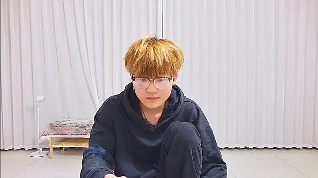 Snapshot of KK-cuteboy chatting on 04/02/26, 06:22 KK-cuteboy online show from 04/02/26, 06:22