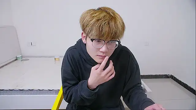 Snapshot of KK-cuteboy chatting on 04/03/26, 03:37 KK-cuteboy online show from 04/03/26, 03:37