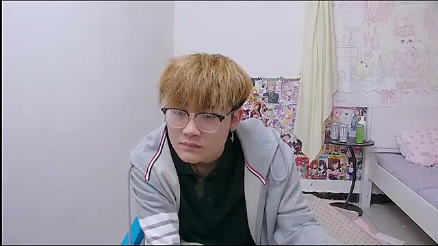 Snapshot of KK-cuteboy chatting on 04/11/26, 07:45 KK-cuteboy online show from 04/11/26, 07:45