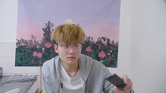 Snapshot of KK-cuteboy chatting on 04/12/26, 05:34 KK-cuteboy online show from 04/12/26, 05:34