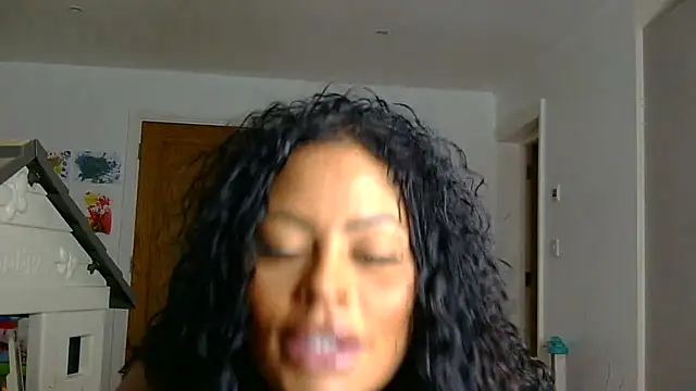 Snapshot of Little_Minx_Chanel chatting on 11/29/25, 04:54 Little Minx Chanel online show from 11/29/25, 04:54