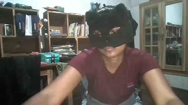 Nora-2003 online show from 04/17/26, 04:21