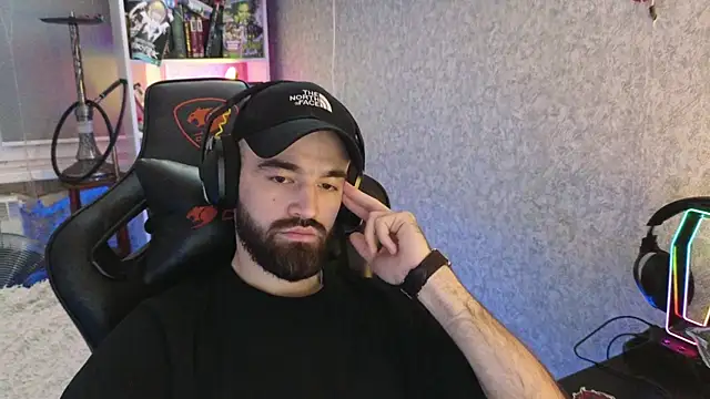 Nik Namee online show from 12/22/25, 12:07