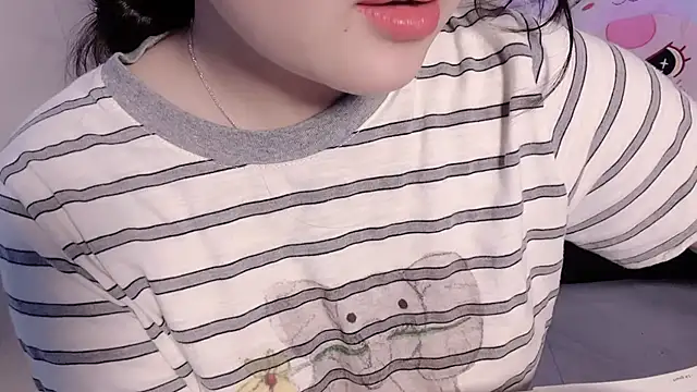 Snapshot of BeChinh_Lee chatting on 06/13/26, 05:27 BeChinh Lee online show from 06/13/26, 05:27
