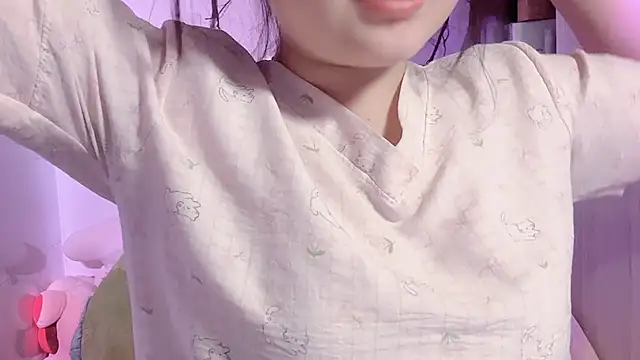 Snapshot of BeChinh_Lee chatting on 07/17/26, 08:21 BeChinh Lee online show from 07/17/26, 08:21