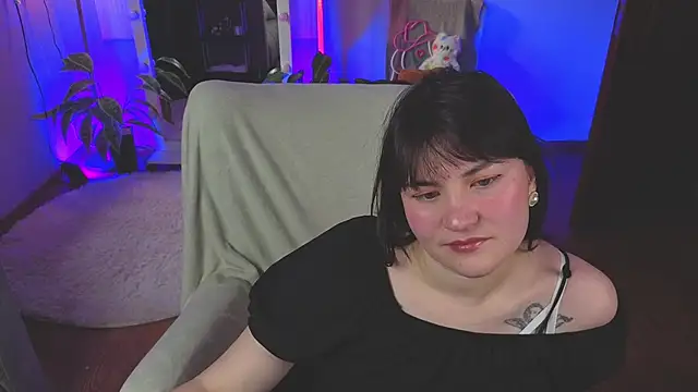 Vicki Smile online show from 10/17/25, 05:54