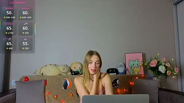 ElizaPurrr online show from 10/26/25, 11:05