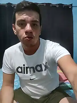 Snapshot of Aturo77 chatting on 11/15/25, 03:37 Aturo77 online show from 11/15/25, 03:37