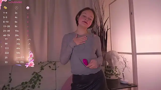 VeliaRogoff online show from 11/07/25, 10:04