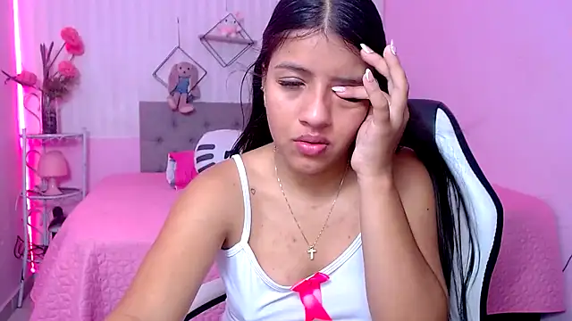 zara cute online show from 04/22/26, 12:18