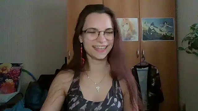 Snapshot of Music_girl_love chatting on 10/15/25, 10:15 Music girl love online show from 10/15/25, 10:15