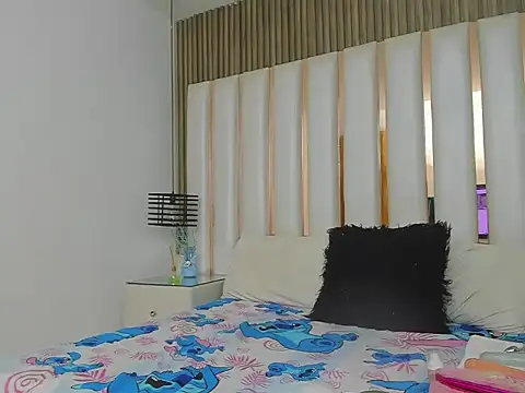 AmbarGills online show from 10/18/25, 01:12