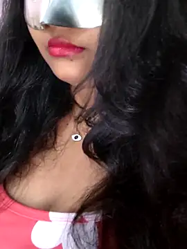 Snapshot of naina5 chatting on 10/19/25, 03:56 naina5 online show from 10/19/25, 03:56
