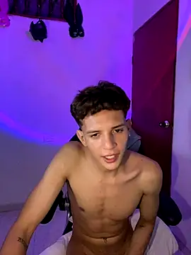 tylernova online show from 10/14/25, 04:02