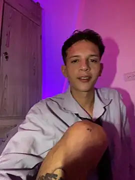 tylernova online show from 10/20/25, 04:02