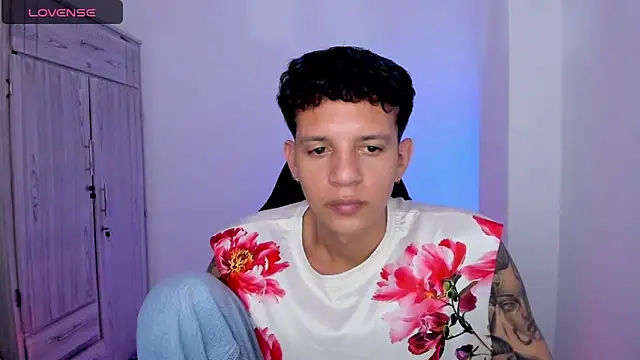 tylernova online show from 06/06/26, 03:33