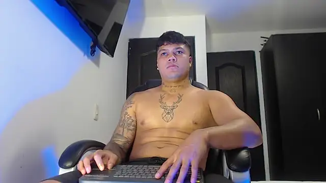 Boyhot 00 online show from 10/18/25, 03:09