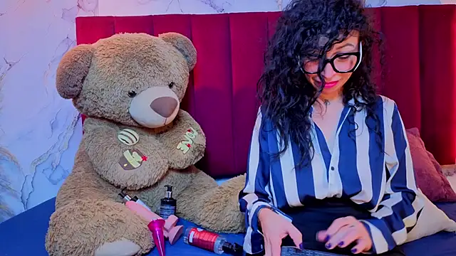 CHIARAJJONES online show from 07/15/26, 12:54