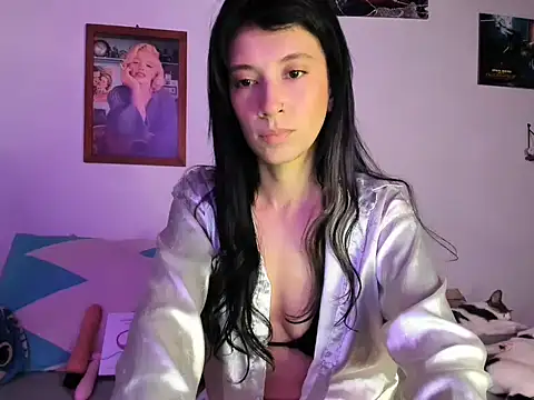 Snapshot of Adeline444 chatting on 10/18/25, 12:02 Adeline444 online show from 10/18/25, 12:02