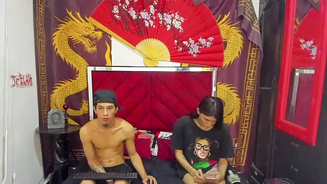 Pride couple online show from 12/19/25, 11:23