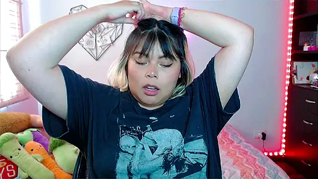 EllieMoonX online show from 11/25/25, 08:31