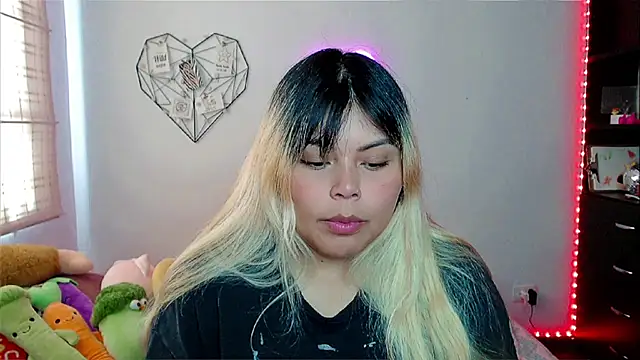 EllieMoonX online show from 11/29/25, 04:54