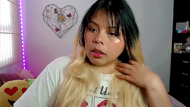 EllieMoonX online show from 04/08/26, 10:32