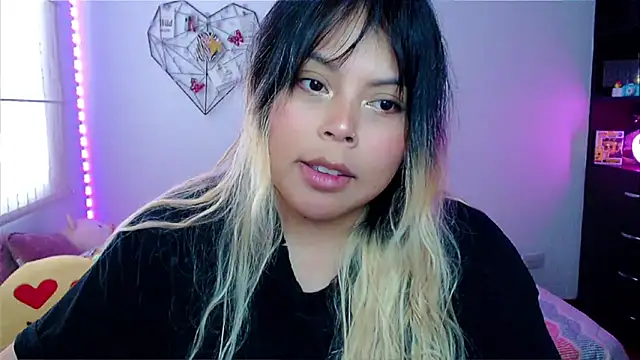 EllieMoonX online show from 04/13/26, 10:15