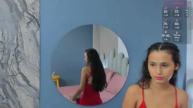 Snapshot of luly_dreams chatting on 05/24/26, 12:54 luly dreams online show from 05/24/26, 12:54