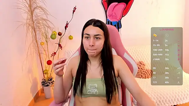 EmmaMyers1 online show from 12/19/25, 12:39