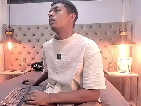 Snapshot of MorenitoDigno chatting on 10/21/25, 07:25 MorenitoDigno online show from 10/21/25, 07:25