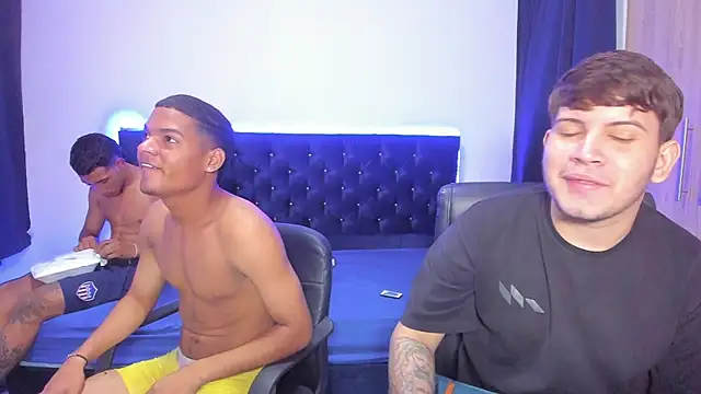 isaac master77 online show from 10/25/25, 03:03