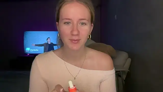 Snapshot of itssosierra chatting on 06/24/26, 02:32 itssosierra online show from 06/24/26, 02:32