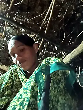 Cutsedi3 online show from 11/12/25, 12:05