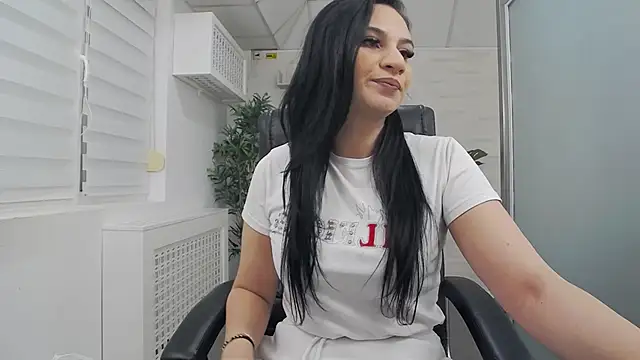 YaraXCox online show from 04/23/26, 03:30