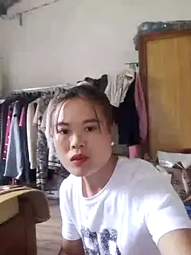 Snapshot of Leha_xx chatting on 10/11/25, 03:06 Leha xx online show from 10/11/25, 03:06