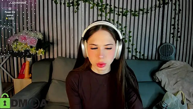 Lana Stones online show from 11/13/25, 12:31