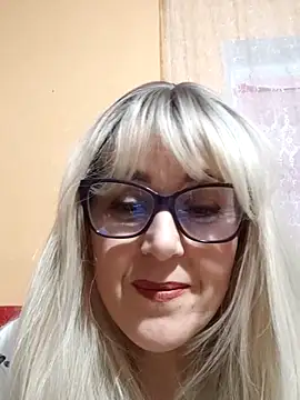 Amelialove42 online show from 11/11/25, 07:47