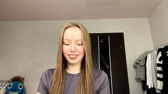 Snapshot of AntoniaMoravick chatting on 10/27/25, 07:07 AntoniaMoravick online show from 10/27/25, 07:07