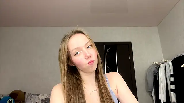 Snapshot of AntoniaMoravick chatting on 11/08/25, 03:12 AntoniaMoravick online show from 11/08/25, 03:12