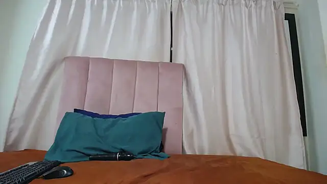 Kelly-001 online show from 04/15/26, 07:58